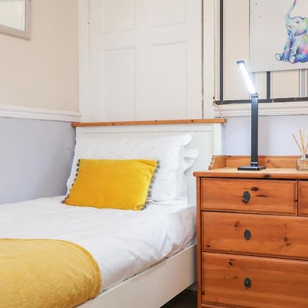 Beautiful 4 Bedroom Cottage - Ideal Location - Free Parking Edinburgh Exterior foto