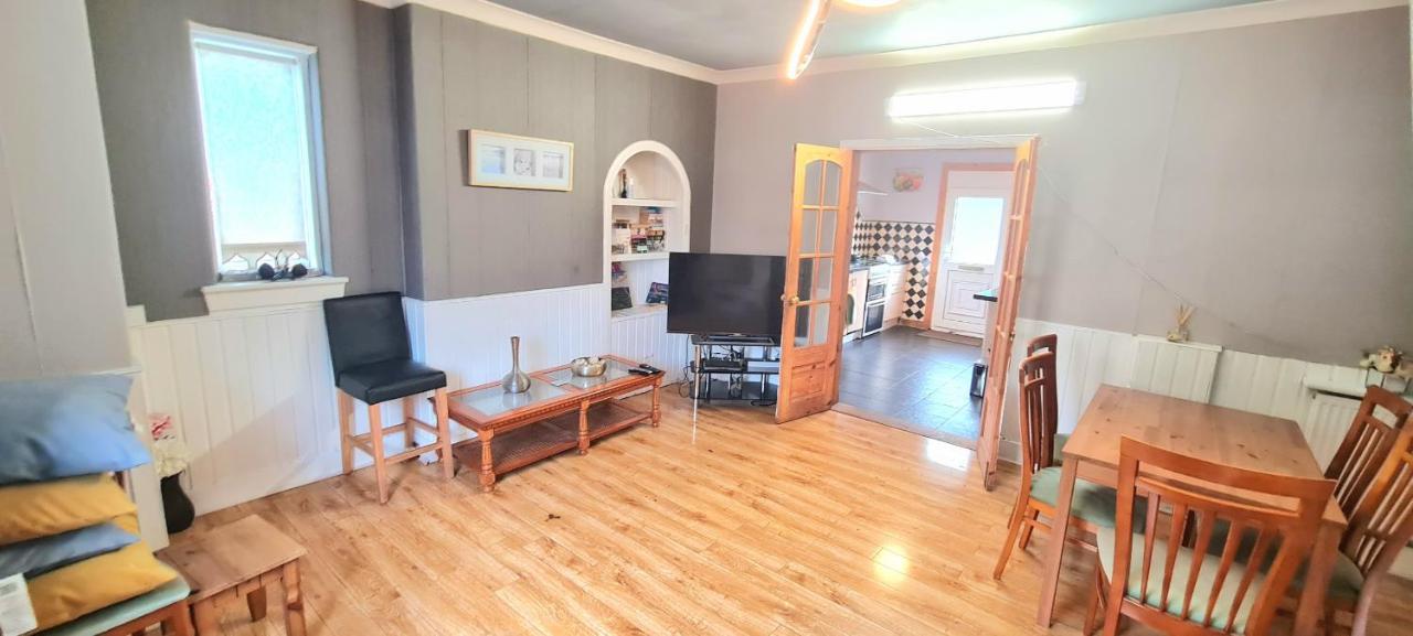 Beautiful 4 Bedroom Cottage - Ideal Location - Free Parking Edinburgh Exterior foto