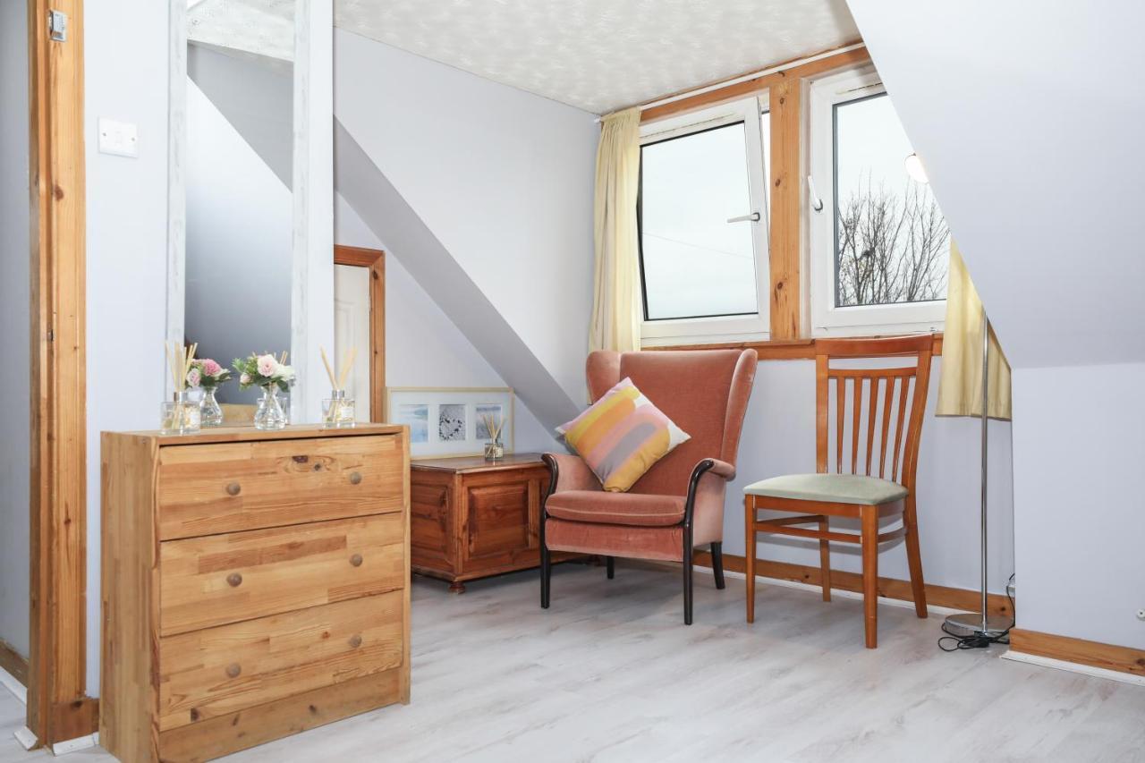 Beautiful 4 Bedroom Cottage - Ideal Location - Free Parking Edinburgh Exterior foto