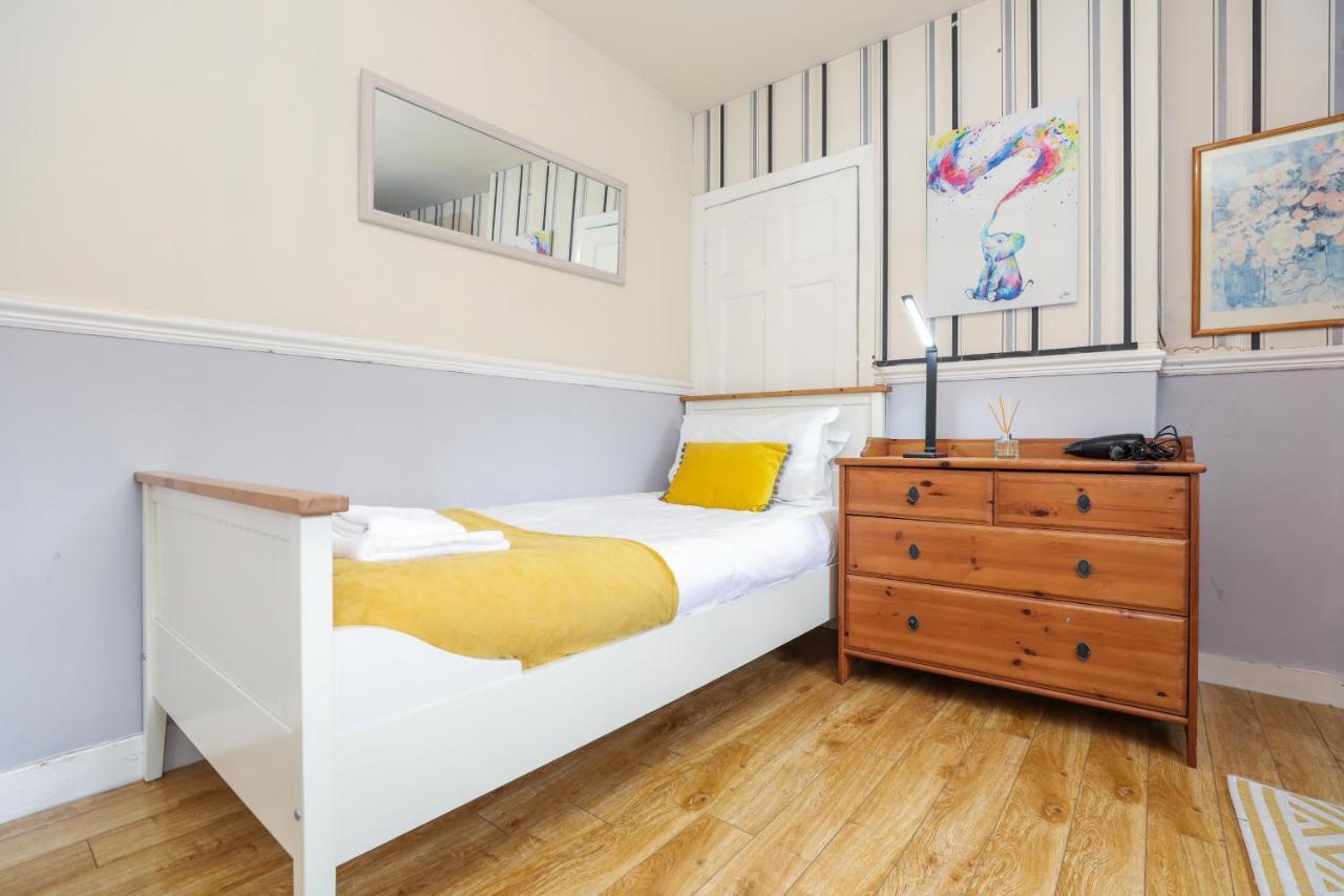 Beautiful 4 Bedroom Cottage - Ideal Location - Free Parking Edinburgh Exterior foto
